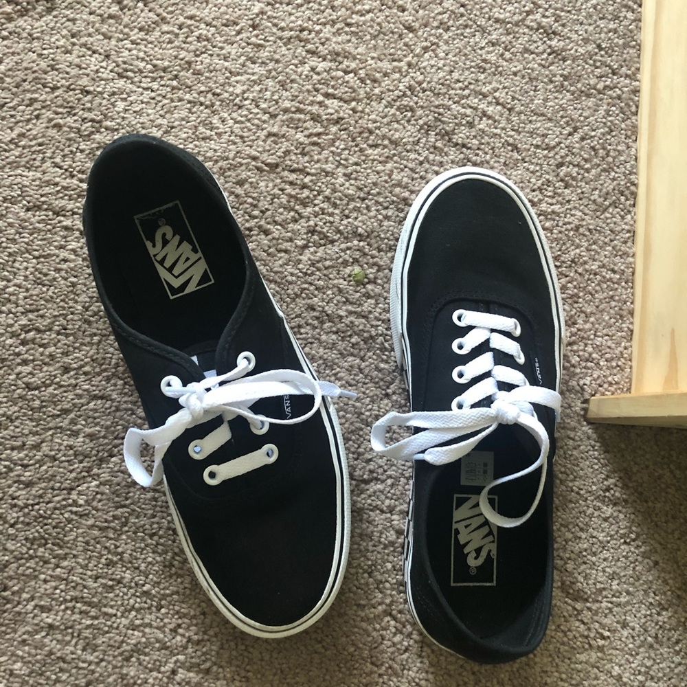 Vans 99%new classic old school shoes size 8 eu38.5